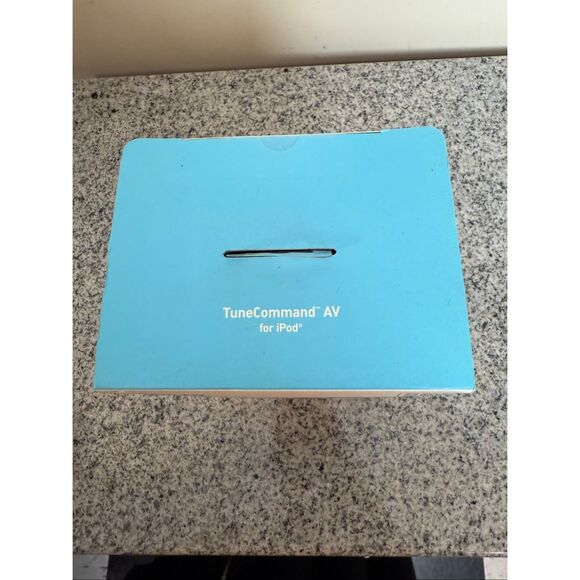 Belkin TuneCommand AV Dock for iPod F8Z065 — New in Box with Remote - Picture 5 of 5